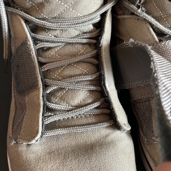 Size 9 VLADO high top shoes - Picture 13 of 14